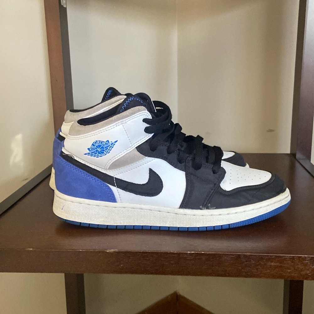 Jordan 1 Mid SE Royal Blue Toe